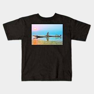 Sunrise over Inle Lake. Kids T-Shirt